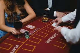 Pretty Gaming live blackjack table displayed on a mobile phone screen